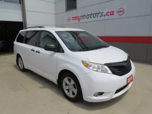2015 Toyota Sienna Image
