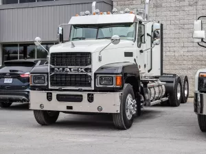 2025 Mack Pinnacle Image