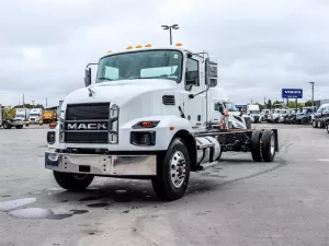 2027 Mack MD7 Image