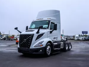 2027 Volvo VNR 300 Image