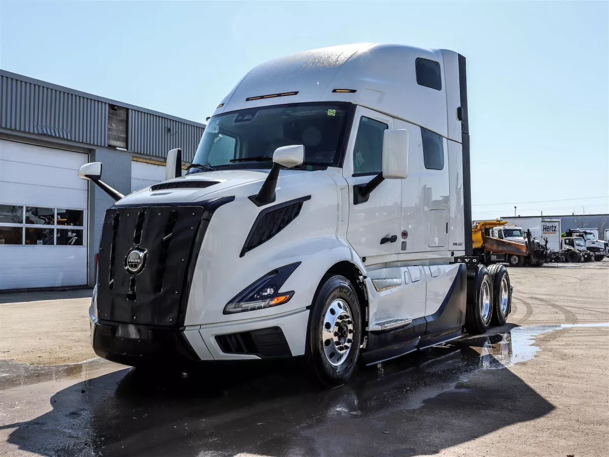 2027 Volvo VNL 660 Image
