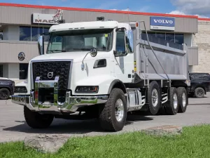 2027 Volvo VHD84B300 Image