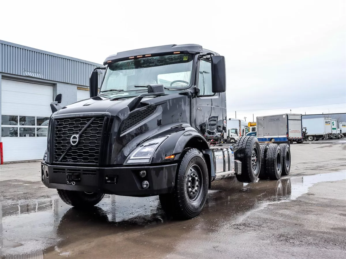 2027 Volvo VNX 300 Image