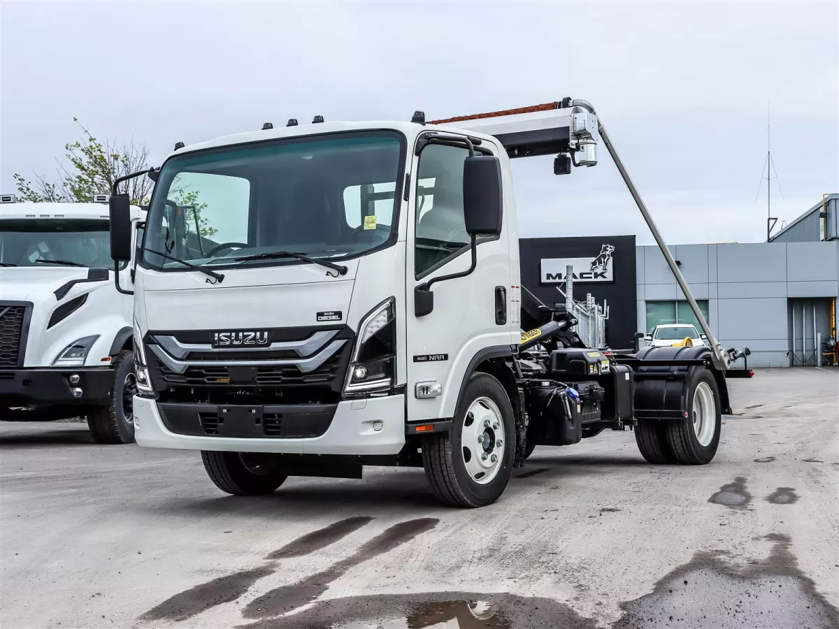2025 Isuzu NRR Image