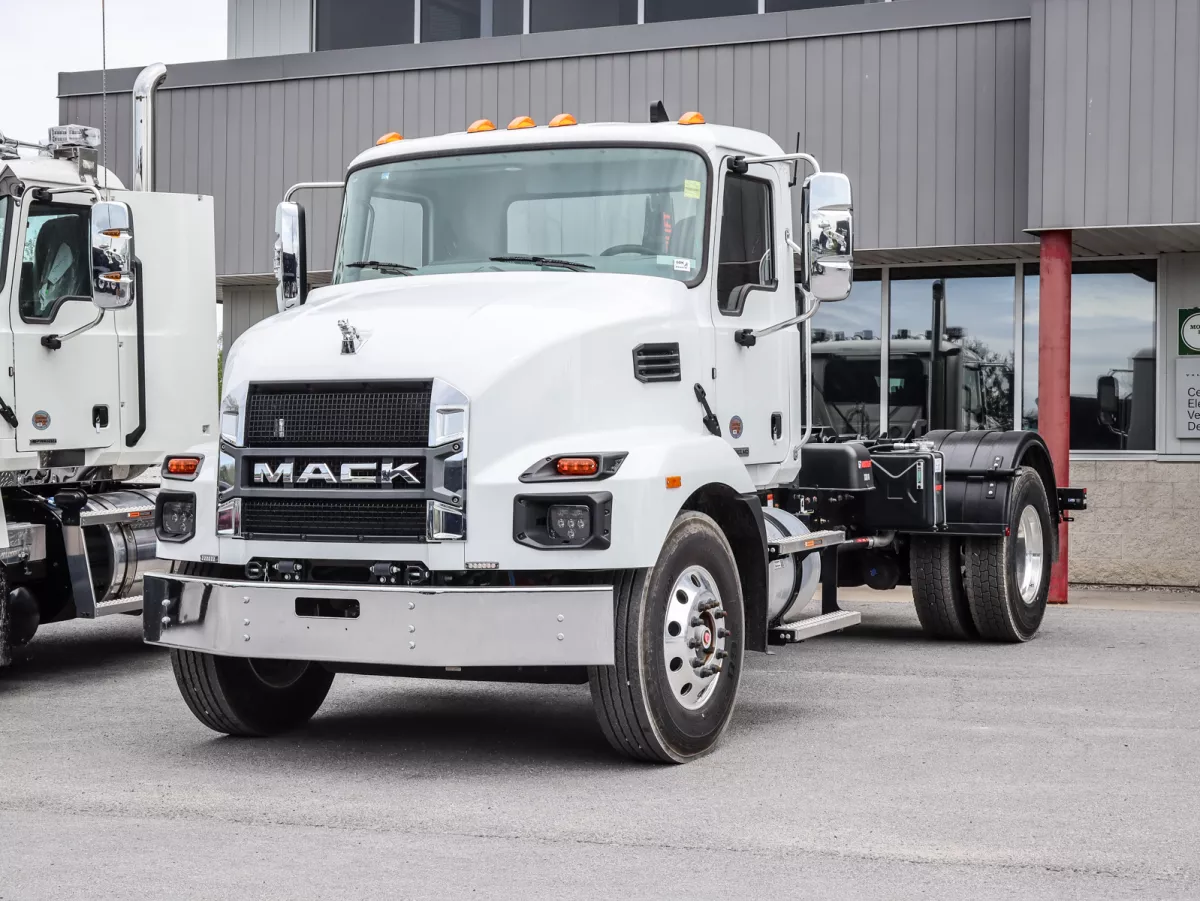 2025 Mack MD7 Image